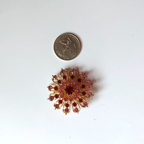 Coro Starburst Brooch, Pink and Red Coro Brooch - Picture 3 of 5